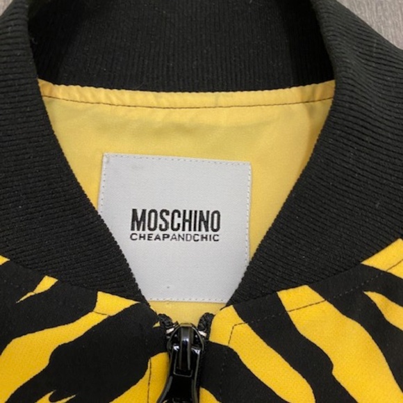 Moschino Zebra Print Cropped Bomber Jacket Size 6 NWT - Picture 2 of 11